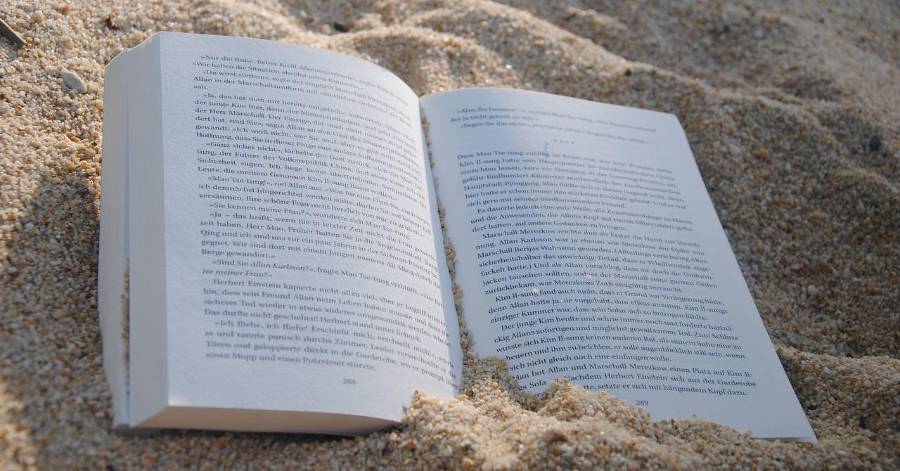 Agde - Retrouvez la cabane Lire à la plage à rochelongue tout l'été !