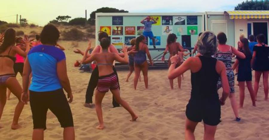 Vias - Tous les lundis c'est Zumba à la plage de Farinette !