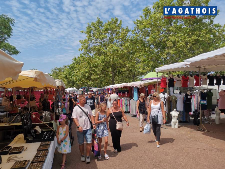 Cap d'Agde En direct du Marché alimentaire du Samedi parking du