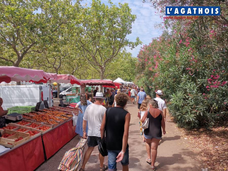 Cap d'Agde En direct du Marché alimentaire du Samedi parking du