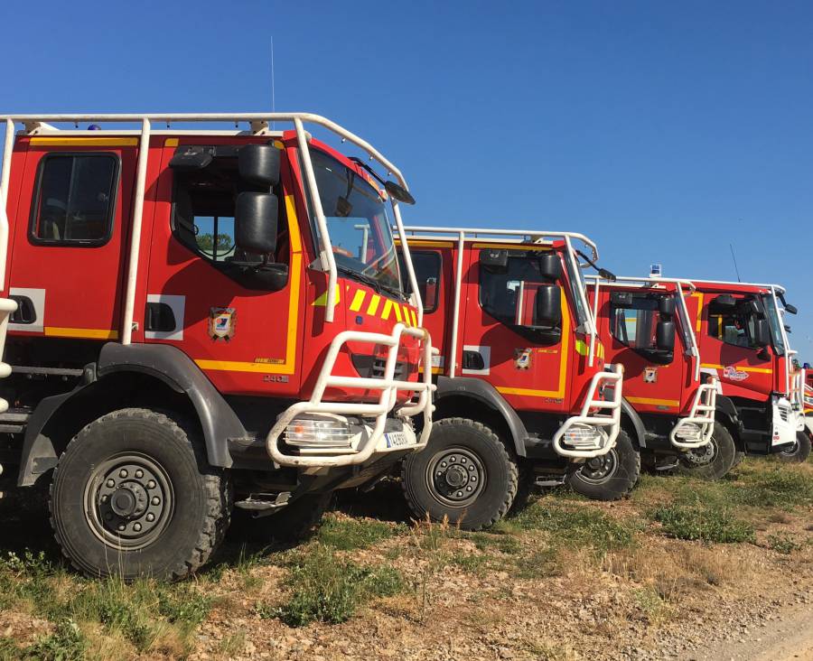 Vias - 15 h - Les Sapeurs Pompiers de l'Hérault sont engagés pour un feu de végétation sur la Commune de Vias