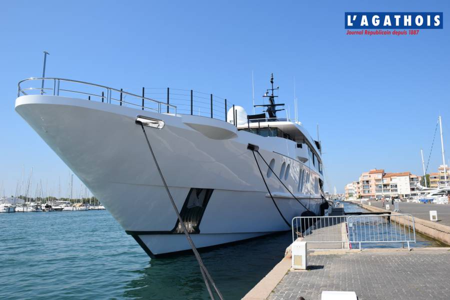 Cap d'Agde - L'IDOL luxueux yacht de 59 Mètres a accosté au Cap d'Agde !
