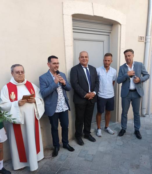 Bessan - Saint-Laurent, patron du village, installé et béni pendant les réjouissances de la fête