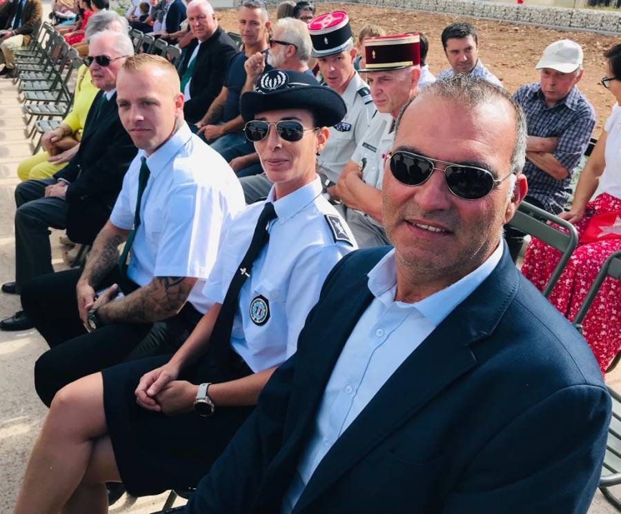 Agde - Rodez - La commissaire de police Annabelle CHALLIES assisté aux côtés de la à la cérémonie de passation de commandement de la 13e demi-brigade de Légion étrangère