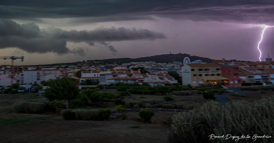 Cap d'Agde - Des images incroyables de l'orage par Renaud Dupuy de la Grandrive