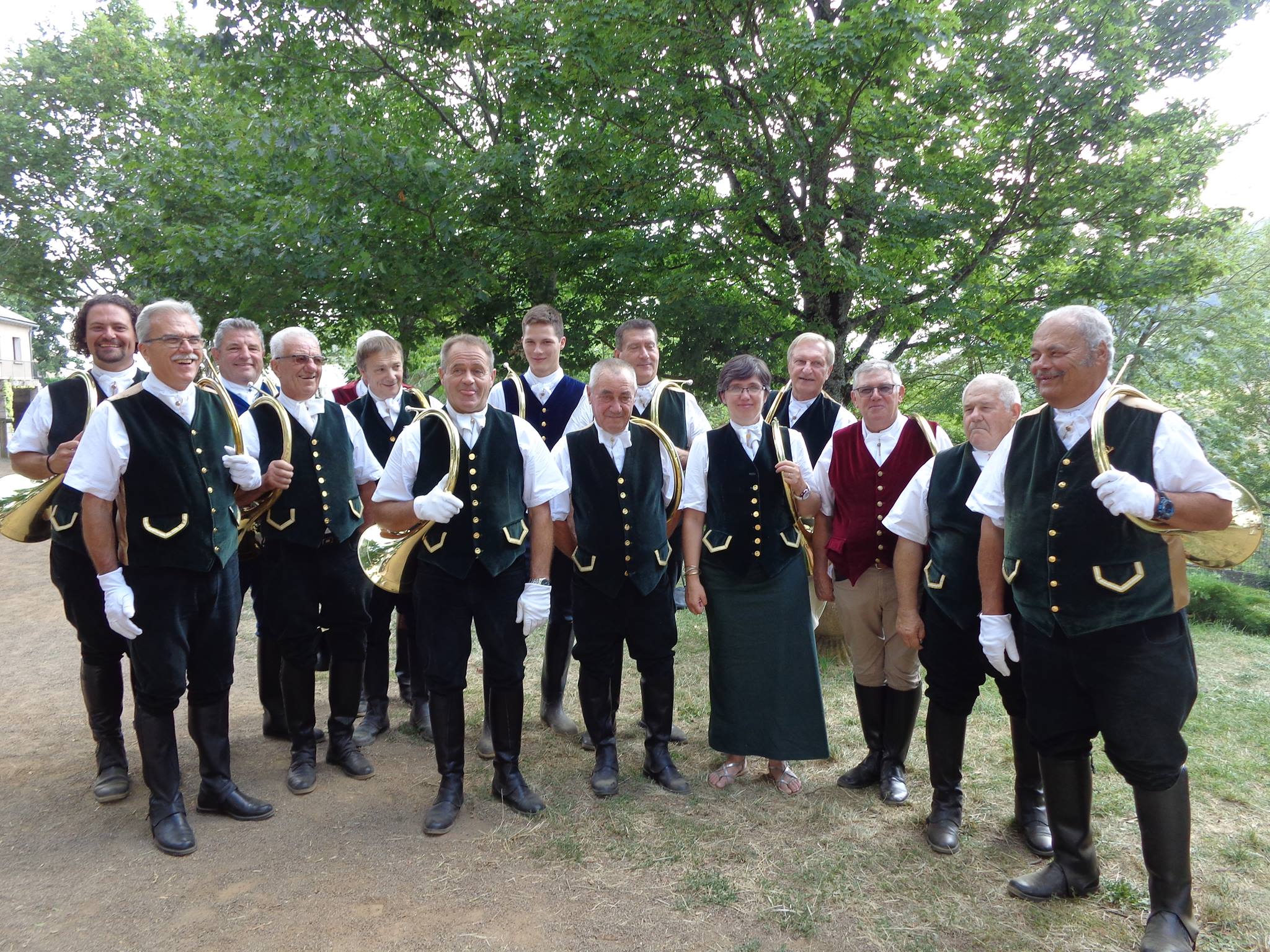 Bessan - Bénédiction des animaux et repas spécial gibier lors d'une fête en l'honneur de Saint-Hubert