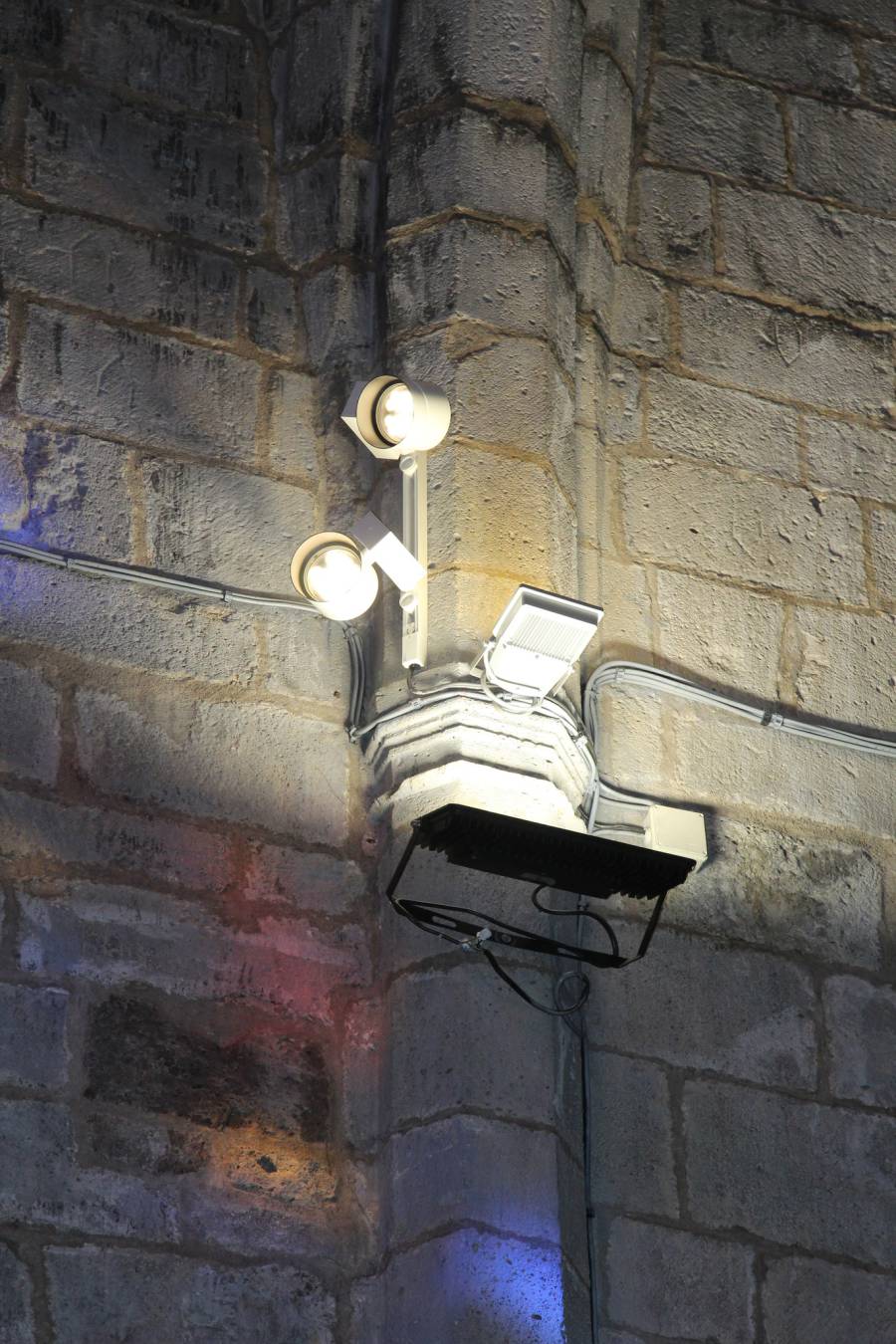 Vias - De nouveaux spots à LED ont été installés dans l'Église Saint-Jean-Baptiste