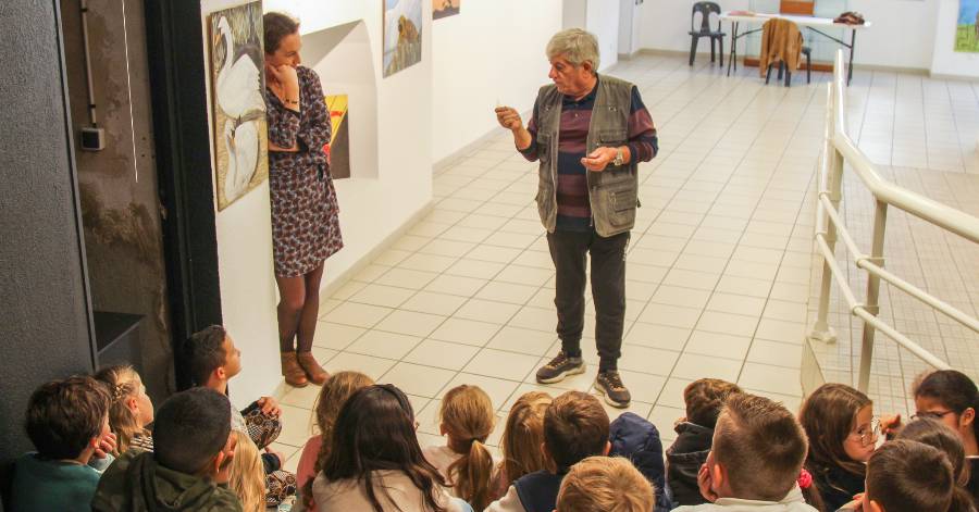 Vias - Les écoliers Viassois ont découvert l'exposition de peintures d'Alain Hernandez