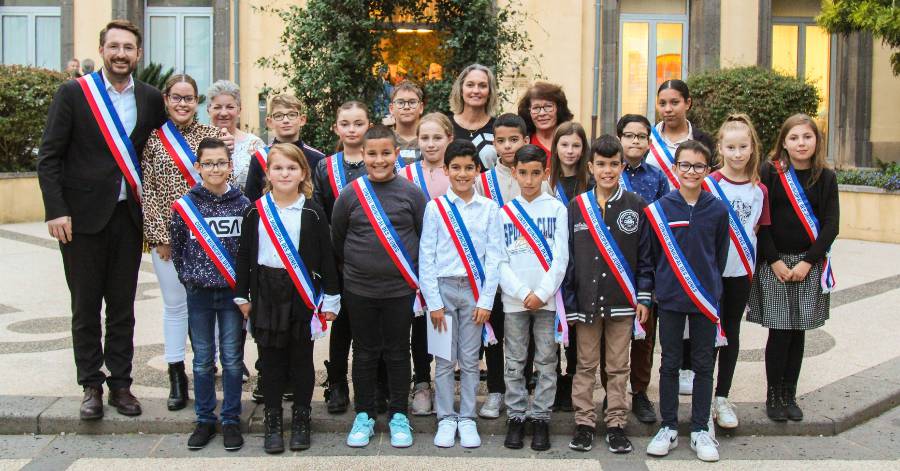 Vias - Cérémonie officielle d'investiture du Conseil Municipal des Jeunes à Vias