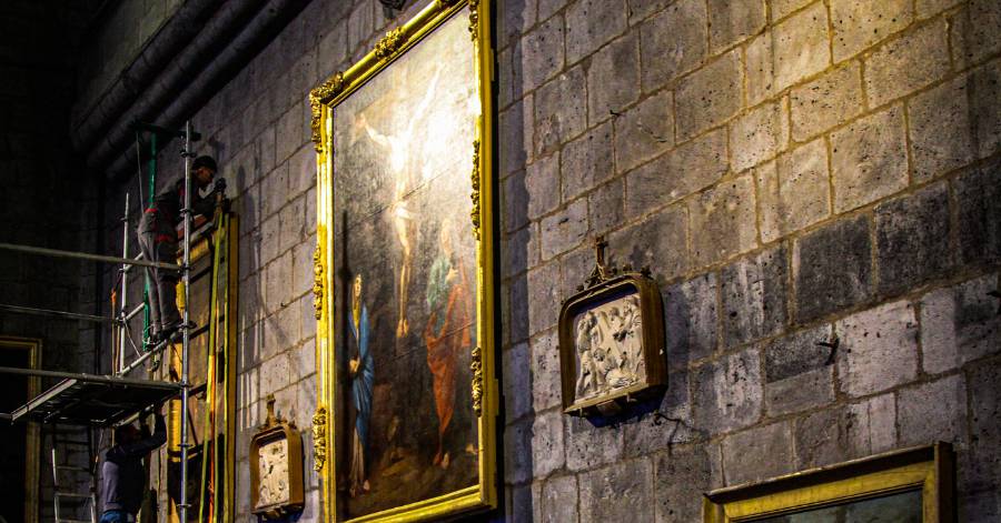 Vias - Deux tableaux exposés dans l'Église en restauration !