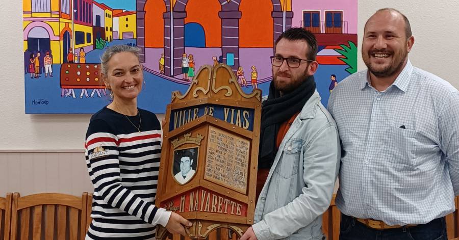 Vias - Remise du trophée au vainqueur du challenge Maurice de Navarette