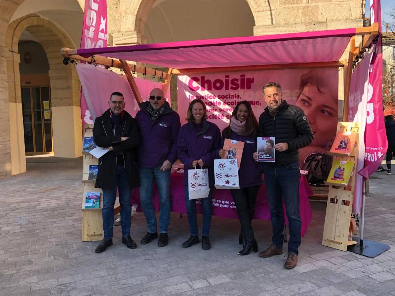 Bessan - Le département et ses services font leur promotion au cœur du marché dominical