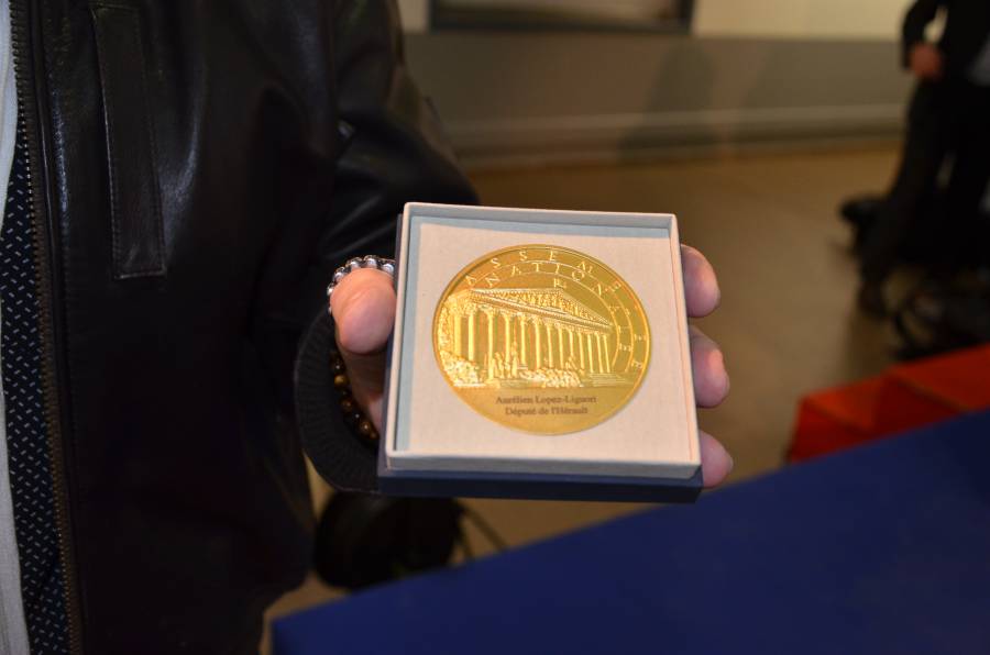 Agde - Michel DESNOS honoré de la médaille du mérite de l'Assemblée nationale !