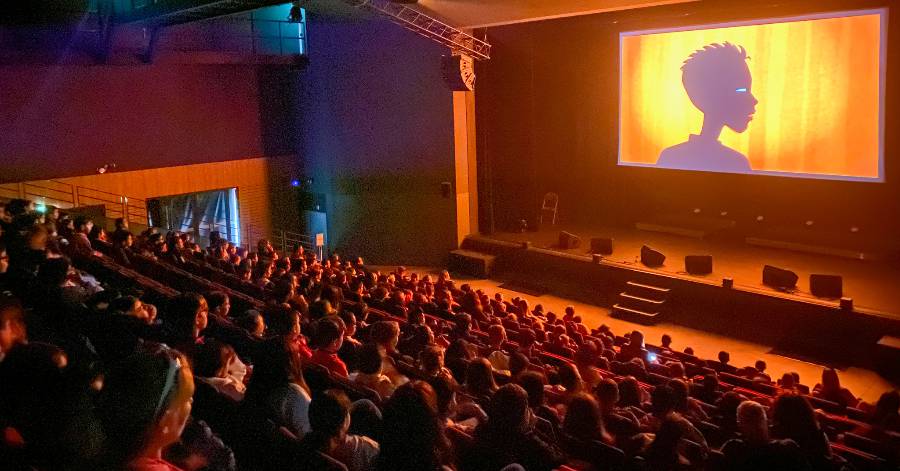 Vias - Sortie au Théâtre de l'Ardaillon pour les petits écoliers Viassois