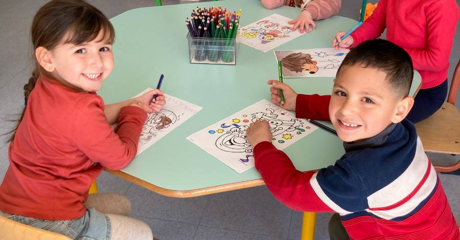 Vias - Les petits s'amusent comme des fous au centre de loisirs !