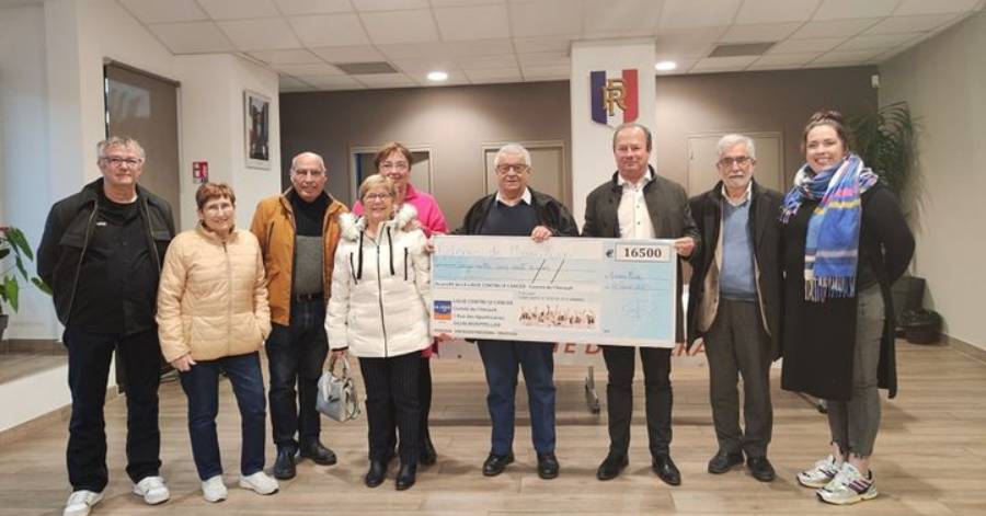 Marseillan - Remise d'un chèque à la Ligue contre le Cancer