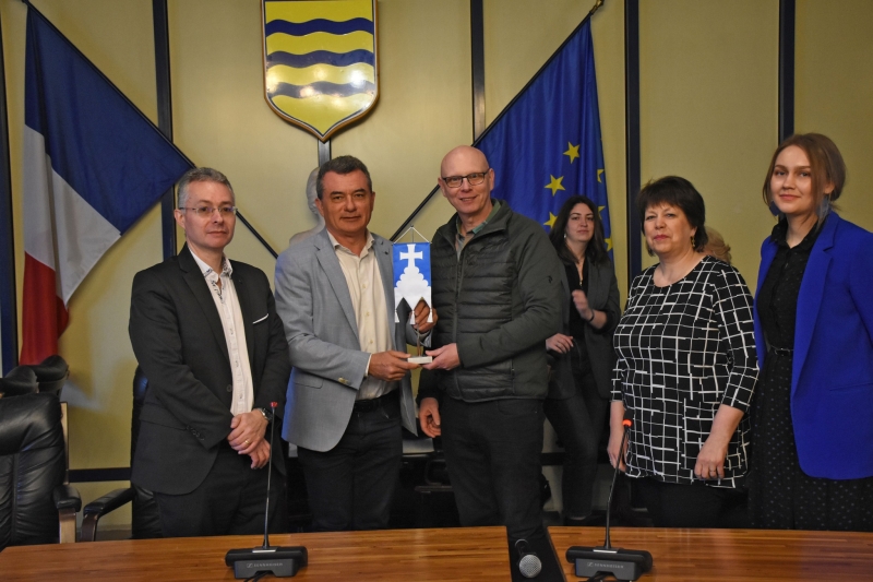 Agde - Des collégiens finlandais reçus par le Maire d'Agde