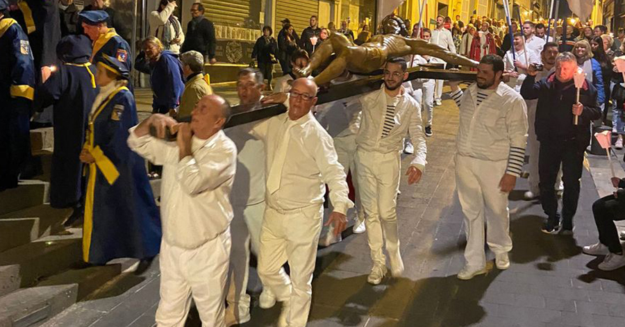 Agde - De nombreux fidèles réunis à la procession du Saint-Christ à Agde