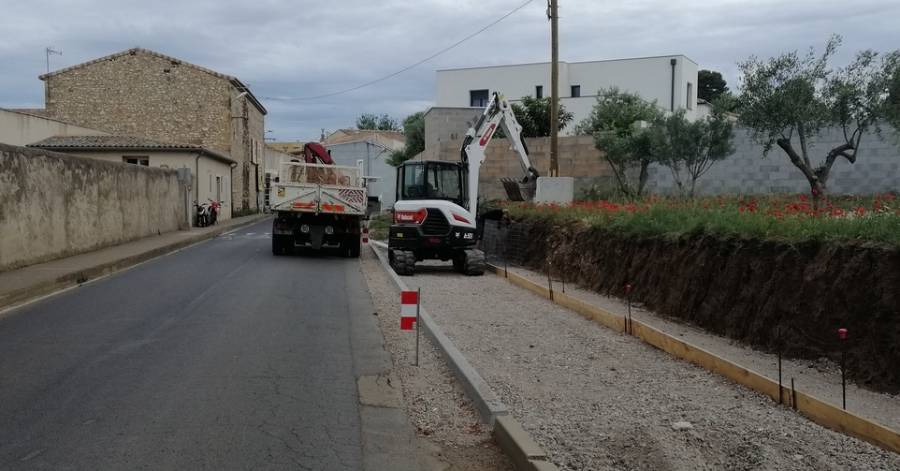 Pomérols - Reprise des travaux à l'entrée de Marche Gay avec la pose de gabions