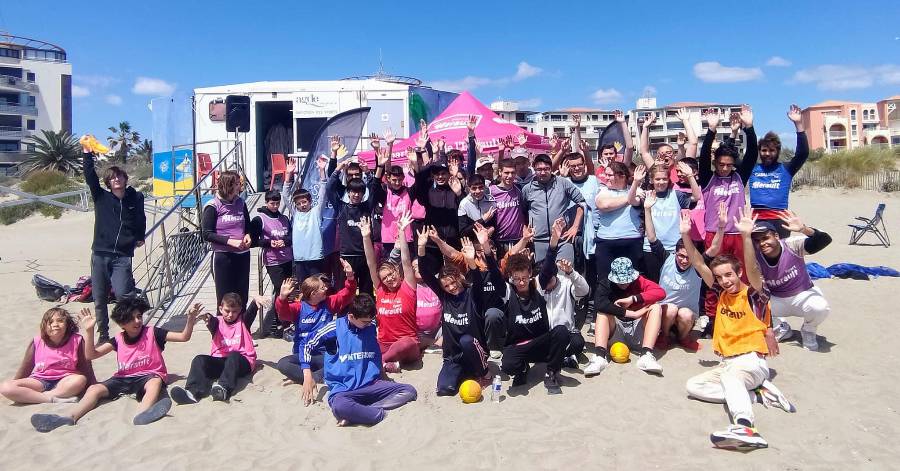 Cap d'Agde - Sandball : La plage du mail de Rochelongue animée !