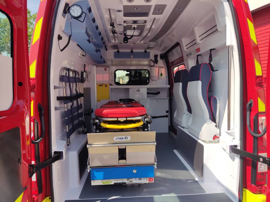 Florensac - Les sapeurs pompiers de Florensac ont reçu une nouvelle ambulance
