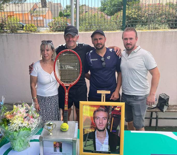 Bessan - Moment émouvant et sportif lors du trophée Yoann Patissier du tennis-club