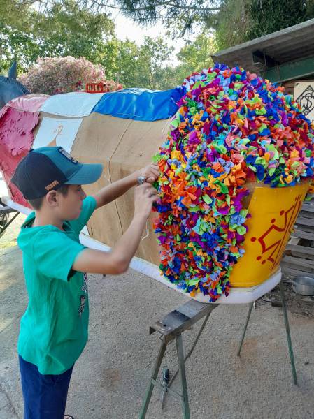 Bessan - Les ânes totémiques se préparent aux liesses de la fête locale de la Saint-Laurent