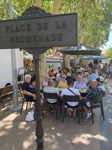 Bessan - Les mardis et dimanches, c'est marchés gagnants en centre-ville de Bessan