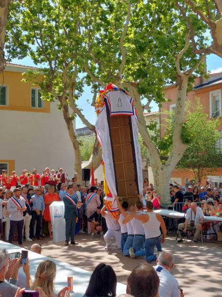Bessan - En attendant le bilan, les premiers pas de la fête locale et de la cérémonie des bouquets