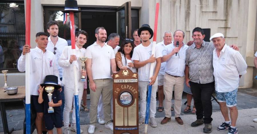 Marseillan - Capelet, tout de blanc vêtus, ils ont hissé haut les couleurs locales