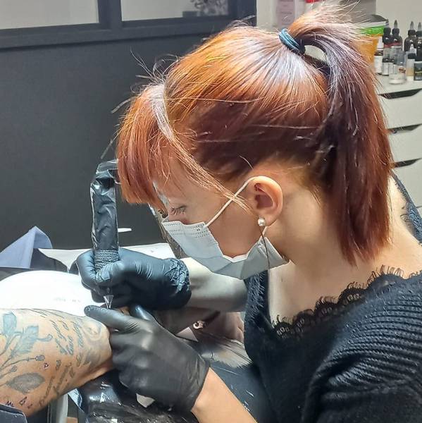 Bessan - Un nouveau commerce dans la Grand'rue : Amélie ouvre un salon de tatouage