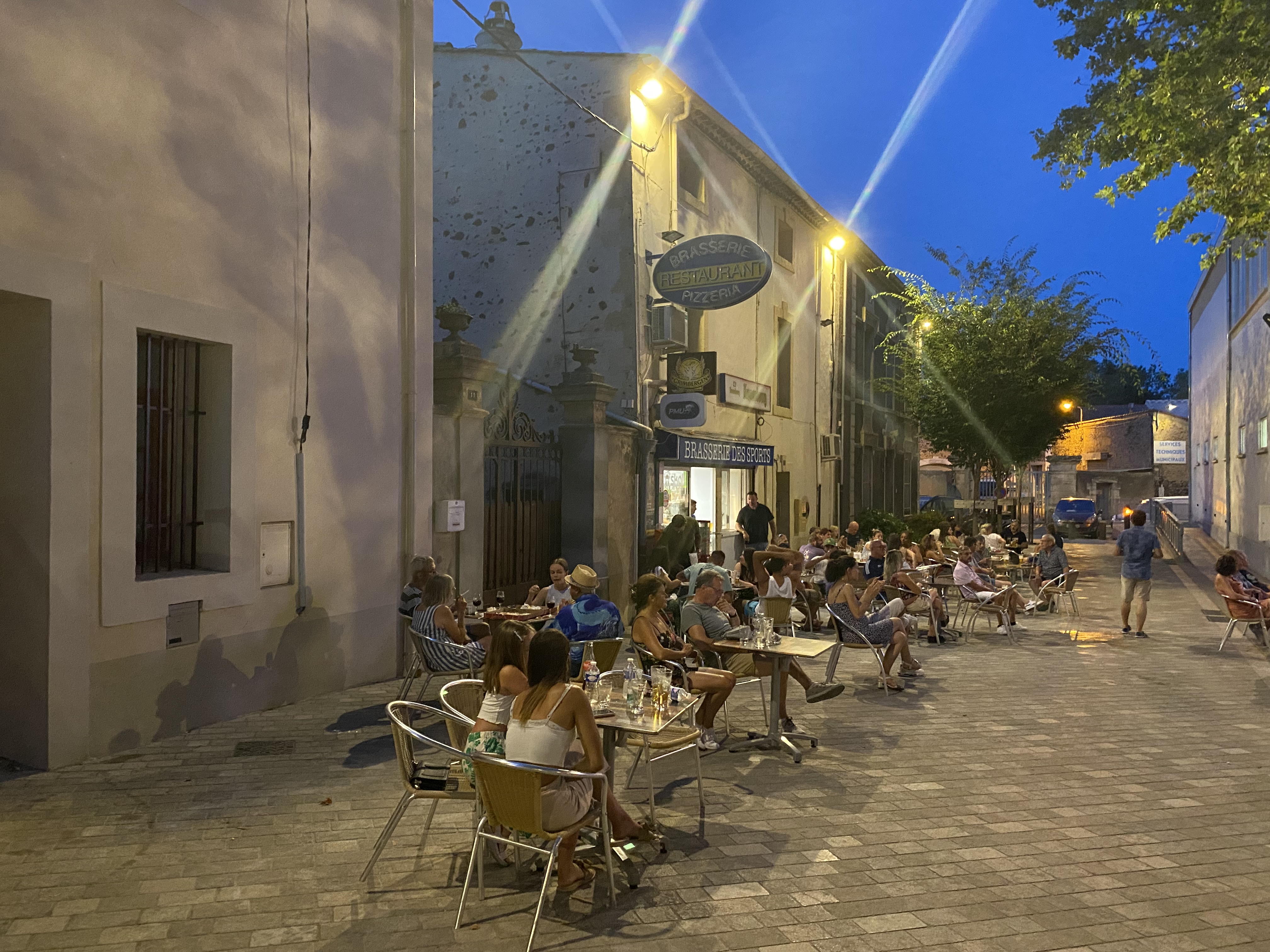 Bessan - Brasserie le 4 et café des sports : deux adresses pour une même famille en centre-ville