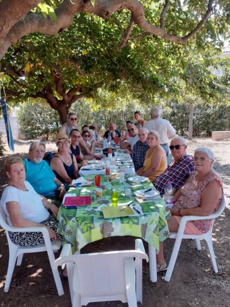 Bessan - Succès pour le repas estival du comité de quartier du lotissement Puech-Méja