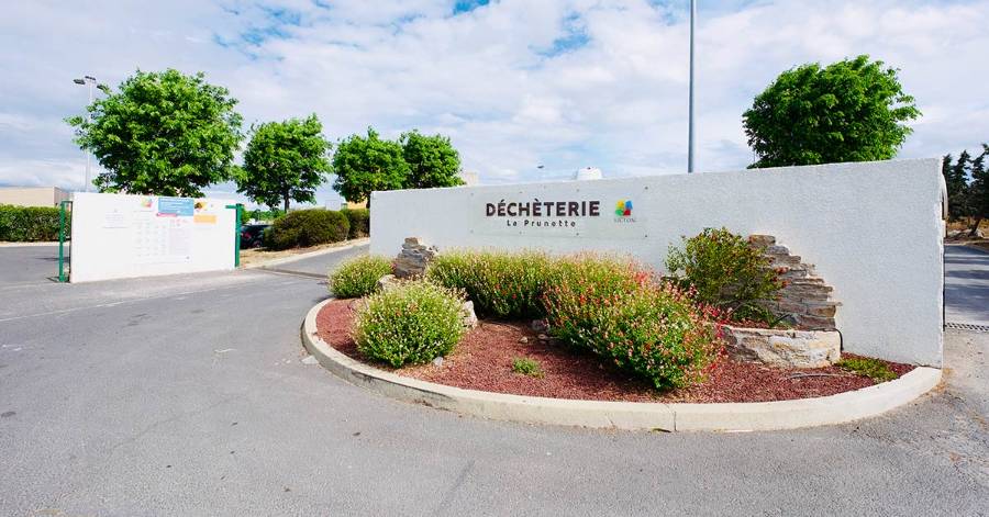 Agde - Accès en déchèterie avec un badge pour les particuliers et professionnels.
