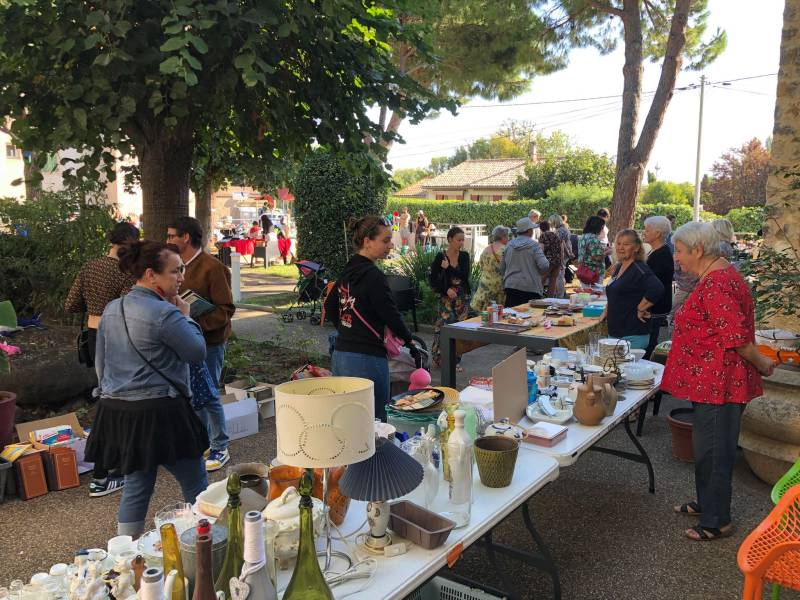 Bessan - Le vide-grenier de la maison de retraite ouvre encore plus l'établissement sur l'extérieur