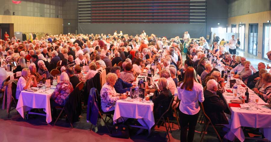 Vias - Le traditionnel repas des aînés, regroupant plus de 430 Viassois a eu lieu samedi
