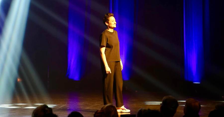 Vias - Caro Estremo Officiel a enflammé les planches du Théâtre de l'Ardaillon
