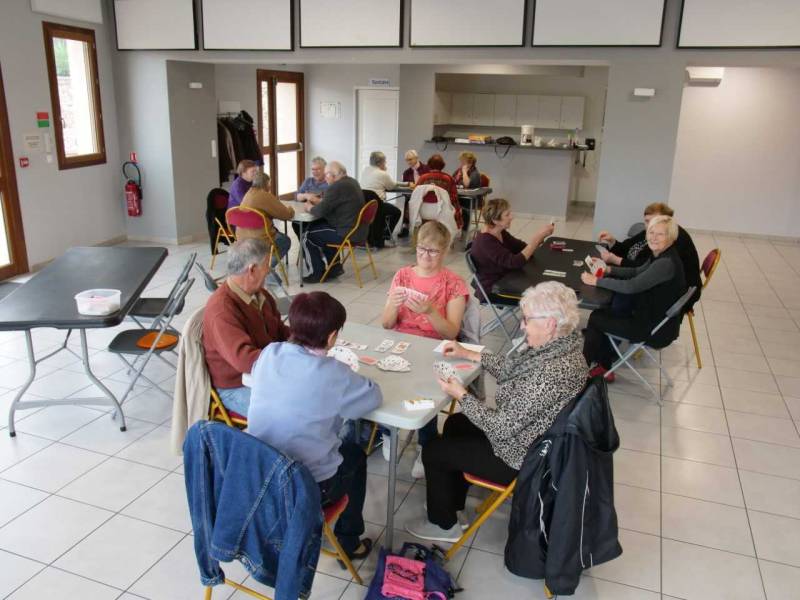 Bessan - Les après-midis de jeux de société à succès pour les dynamiques Aînés de la Tuque