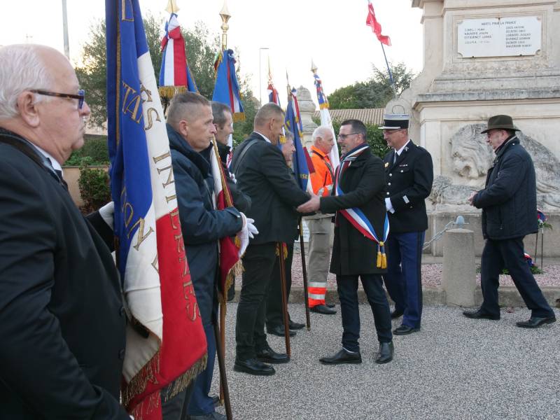 Bessan - Le 5 décembre honoré par le monde patriotique réuni au monument du Souvenir