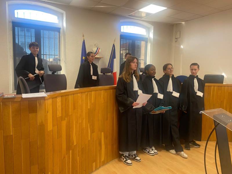 Bessan - Les collégiens acteurs d'un jeu de rôle citoyen à la maison de la justice et du droit