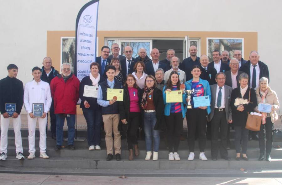 Bessan - Les médaillés de la jeunesse, du sport et de l'engagement associatif réunis à Bessan