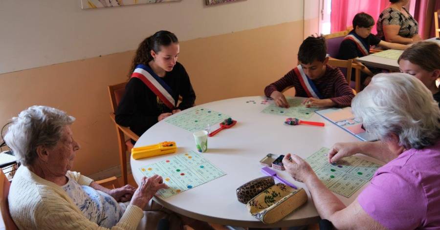 Marseillan - Les Conseillers juniors de retour à la maison de retraite