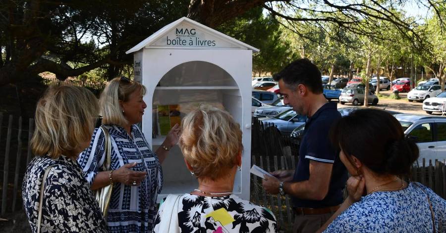 Agde - Les boîtes à livres sur les plages rencontrent un succès immédiat !