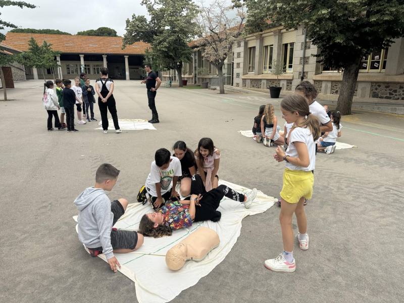 Bessan - Avant les vacances, les pompiers initient les écoliers aux gestes de premiers secours