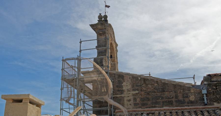 Pézenas - Bâtiment emblématique de la ville : la Maison Consulaire fait l'objet d'importants travaux de rénovation