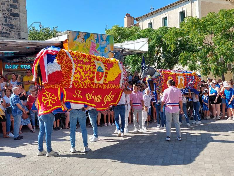 Bessan - Les premiers pas populaires de l'âne entre affluence et déférence aux traditions
