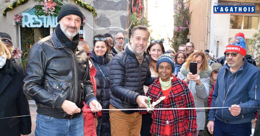 Agde - La rue de l'Amour décoré pour les fêtes grâce à l'initiative des commerçants