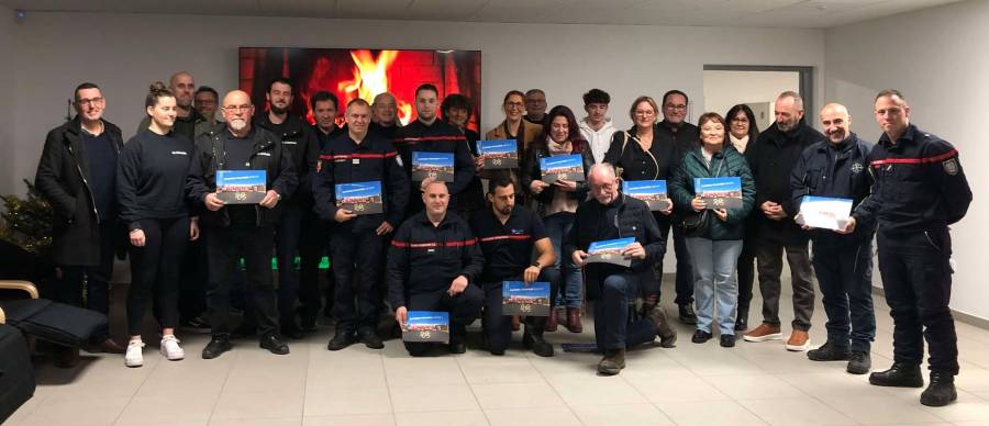 Bessan - Le calendrier des pompiers présenté pour la première fois dans la nouvelle caserne