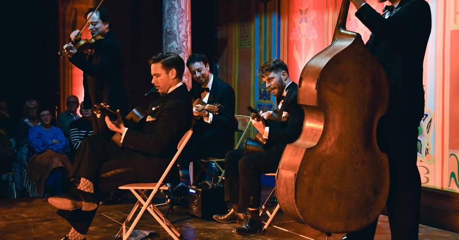 Agde - Le Swing à la française réchauffe l'atmosphère du Château Laurens