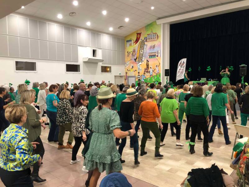 Bessan - Beau succès de la soirée country spéciale Saint-Patrick au cœur de la salle des fêtes
